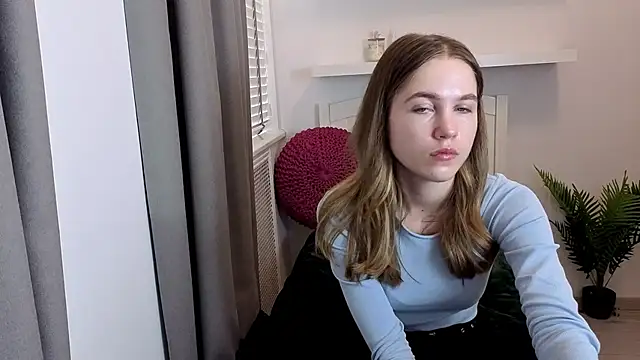 Spicy Lexi online show from March 12, 7:45 am