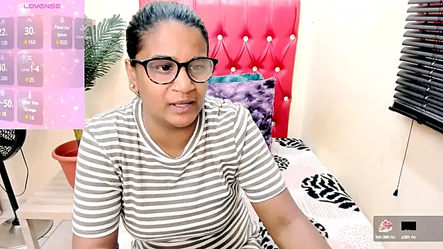 Snapshot of Strawberry_Lips chatting on October 11, 5:41 am Strawberry Lips online show from October 11, 5:41 am