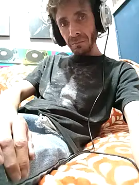 githot online show from December 4, 7:40 am