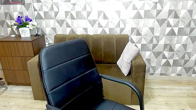 SilviaRosse online show from May 2, 11:15 am
