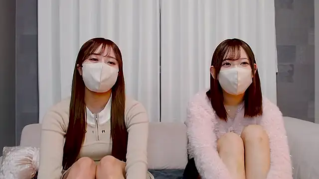  YUI CHAN  online show from February 9, 11:30 am