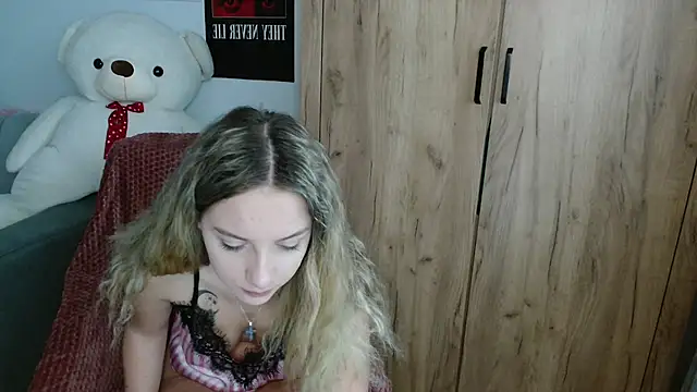 Snapshot of ScarlettSmithX chatting on September 12, 5:40 am ScarlettSmithX online show from September 12, 5:40 am
