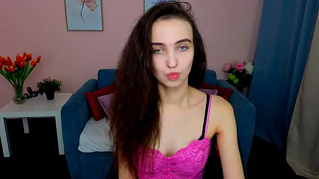 Snapshot of EllaSteele chatting on October 8, 1:01 pm EllaSteele online show from October 8, 1:01 pm