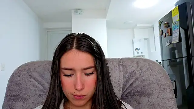 Snapshot of Adhara_Kitten chatting on April 29, 1:37 pm Adhara Kitten online show from April 29, 1:37 pm