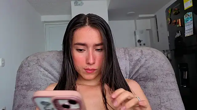 Snapshot of Adhara_Kitten chatting on April 20, 1:56 pm Adhara Kitten online show from April 20, 1:56 pm