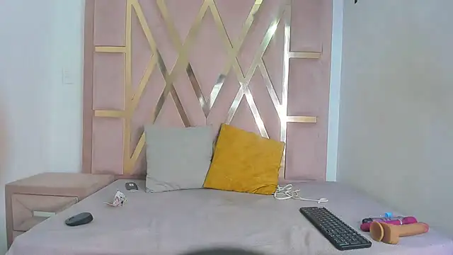 Snapshot of dannyasm chatting on November 10, 12:21 pm dannyasm online show from November 10, 12:21 pm