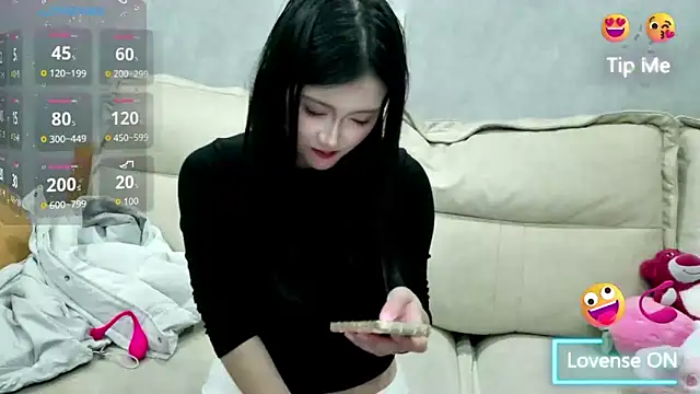 xiaoLI-2025 online show from March 6, 3:29 pm