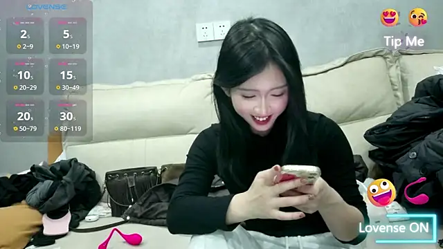 xiaoLI-2025 online show from January 6, 3:38 pm