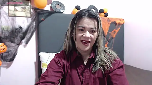pamela echeverria online show from October 18, 10:50 am
