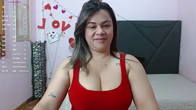 pamela echeverria online show from May 12, 11:16 am