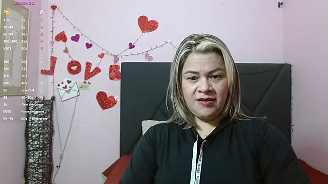 pamela echeverria online show from May 20, 11:07 am