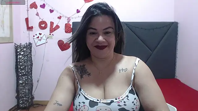 pamela echeverria online show from April 22, 11:06 am