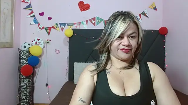 pamela echeverria online show from June 26, 11:16 am