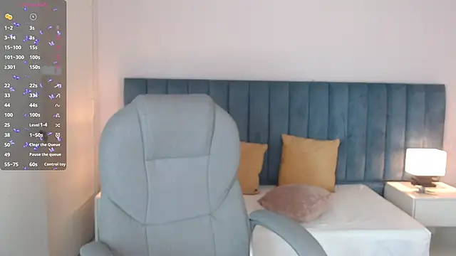 Snapshot of gemmalewis_ chatting on October 22, 4:50 pm gemmalewis online show from October 22, 4:50 pm