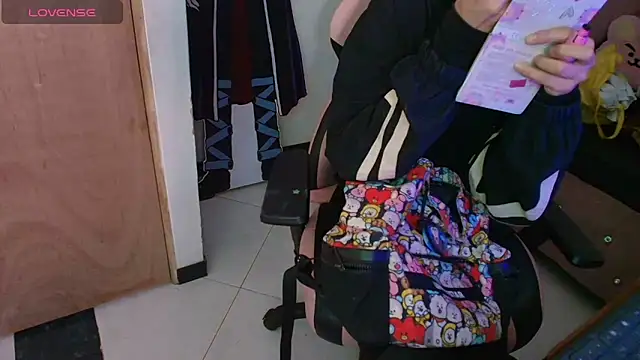 Snapshot of Terraelowen chatting on November 27, 11:32 am Terraelowen online show from November 27, 11:32 am