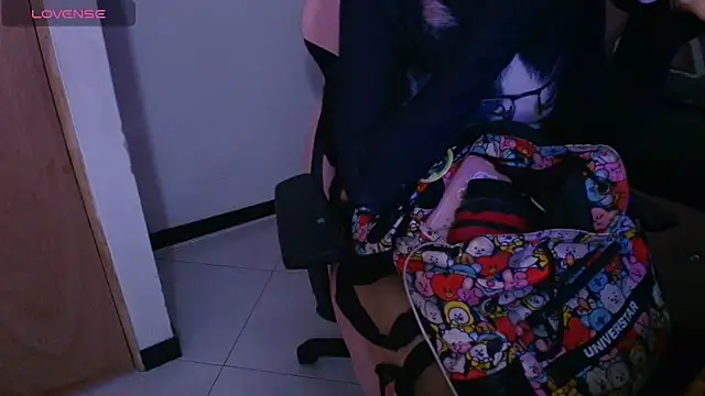 Snapshot of Terraelowen chatting on December 3, 11:31 am Terraelowen online show from December 3, 11:31 am