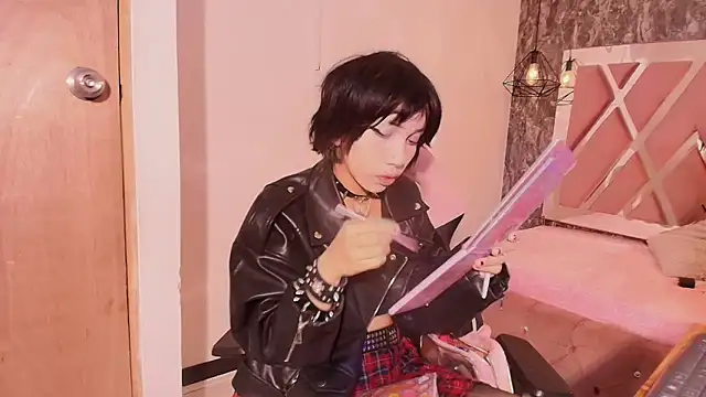 Snapshot of Terraelowen chatting on October 4, 11:56 am Terraelowen online show from October 4, 11:56 am