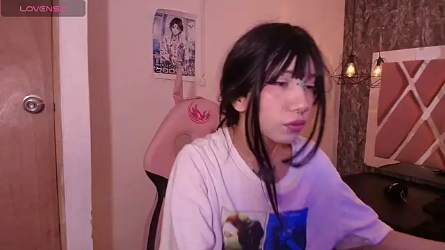 Snapshot of Terraelowen chatting on December 2, 11:45 am Terraelowen online show from December 2, 11:45 am