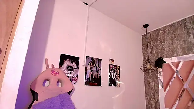 Snapshot of Terraelowen chatting on October 18, 11:23 am Terraelowen online show from October 18, 11:23 am