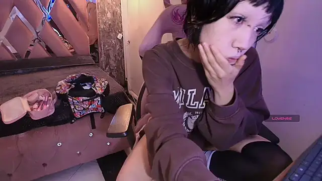 Snapshot of Terraelowen chatting on November 13, 11:25 am Terraelowen online show from November 13, 11:25 am