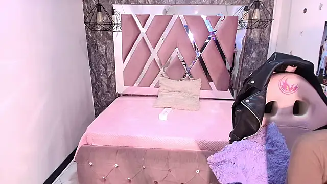 Snapshot of Terraelowen chatting on October 9, 11:33 am Terraelowen online show from October 9, 11:33 am