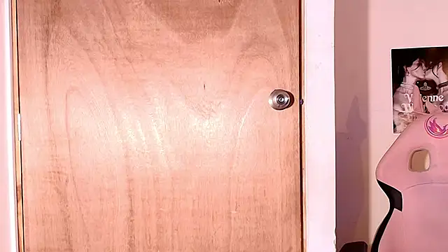 Snapshot of Terraelowen chatting on October 17, 11:34 am Terraelowen online show from October 17, 11:34 am