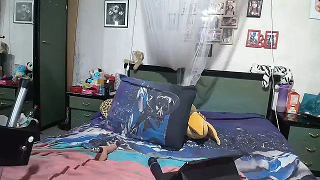 Lilirose-63 online show from February 9, 7:06 am