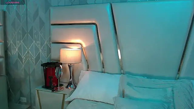 Sofia Stanley online show from November 10, 11:59 am