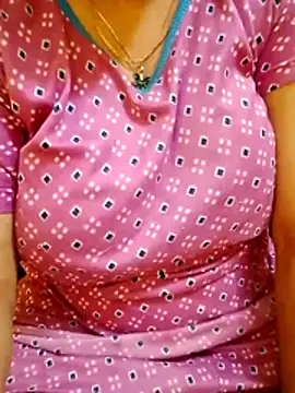 Snapshot of Suhana_Darling chatting on December 22, 9:48 pm Suhana Darling online show from December 22, 9:48 pm