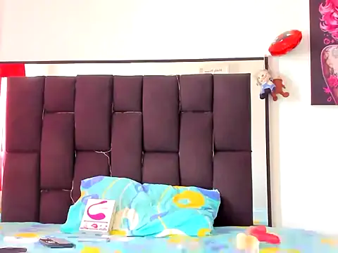 xamila muaa online show from October 31, 2:02 pm