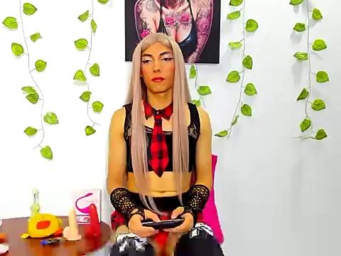 xamila muaa online show from July 9, 10:26 am