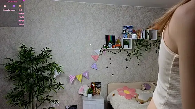 AnnyiBlue online show from March 10, 1:15 pm