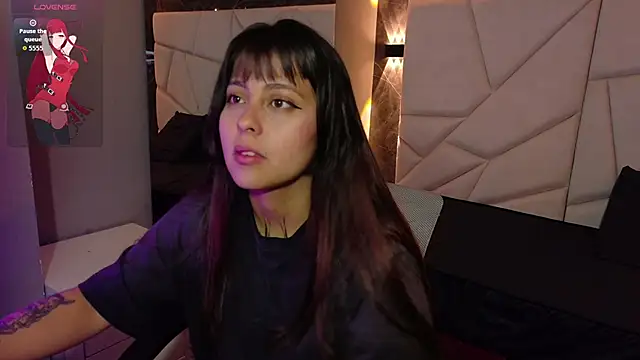 sophiaa 7 online show from November 7, 11:15 am