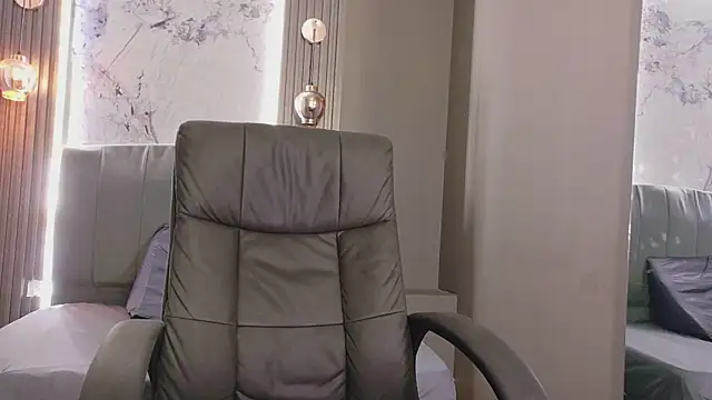 angeles azul online show from April 8, 3:24 pm