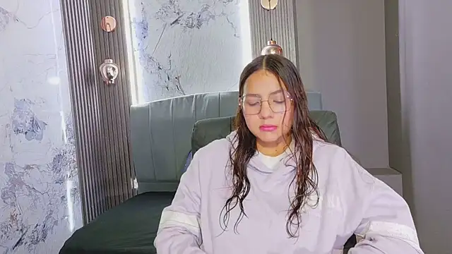 Snapshot of angeles_azul chatting on July 17, 1:30 pm angeles azul online show from July 17, 1:30 pm