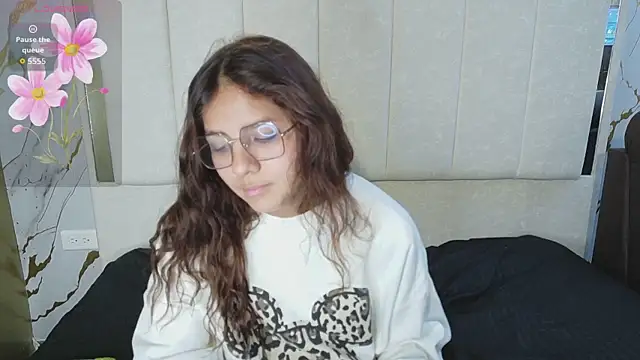 Snapshot of angeles_azul chatting on July 1, 12:33 am angeles azul online show from July 1, 12:33 am