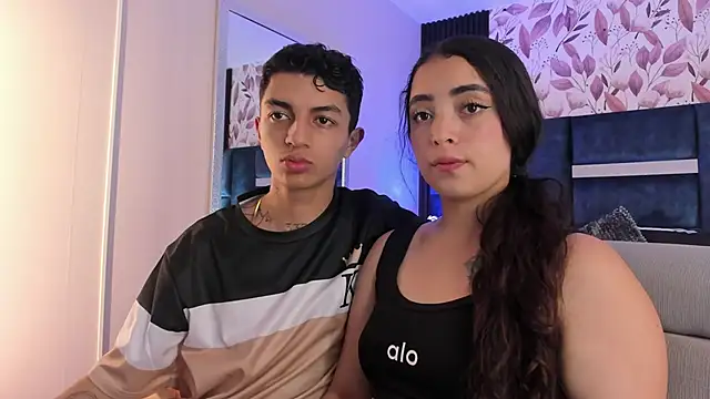 Snapshot of NickandAbby_ chatting on February 5, 7:43 pm NickandAbby online show from February 5, 7:43 pm