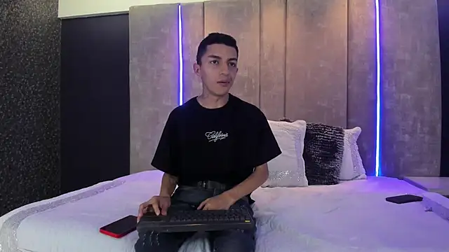 NickandAbby  online show from April 23, 7:37 pm