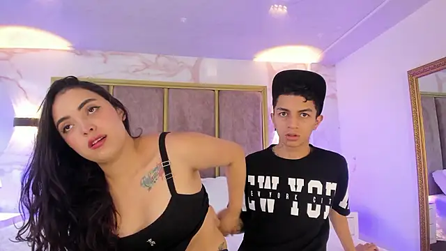 Snapshot of NickandAbby_ chatting on February 2, 8:08 pm NickandAbby online show from February 2, 8:08 pm