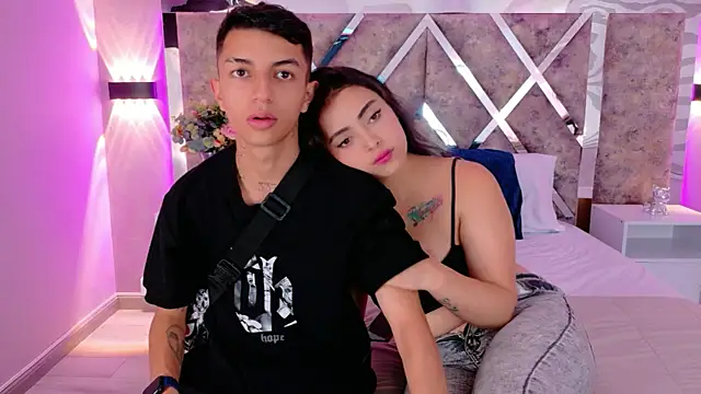 Snapshot of NickandAbby_ chatting on January 7, 8:25 pm NickandAbby online show from January 7, 8:25 pm