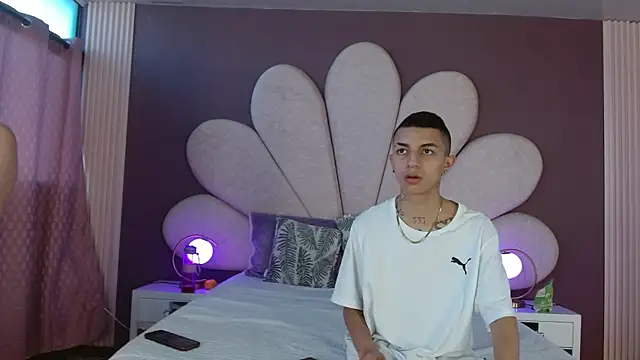 NickandAbby  online show from September 10, 12:48 pm