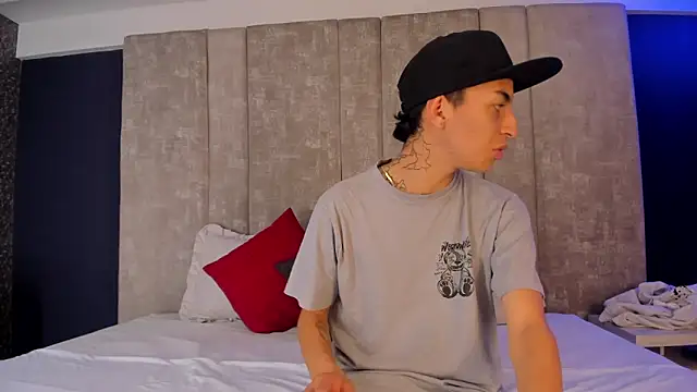 NickandAbby  online show from March 31, 7:05 pm