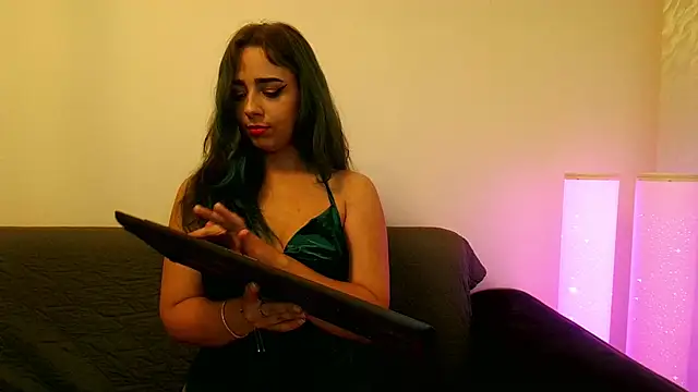 Snapshot of AlanaMilani_ chatting on May 29, 1:22 am AlanaMilani online show from May 29, 1:22 am
