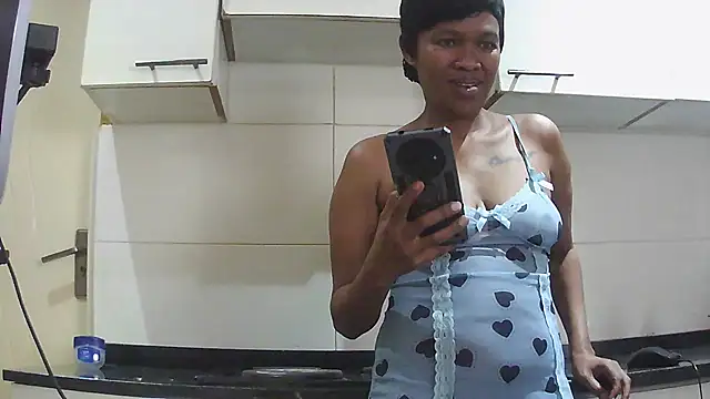 Snapshot of KittyMilfx3 chatting on September 20, 6:29 am KittyMilfx3 online show from September 20, 6:29 am