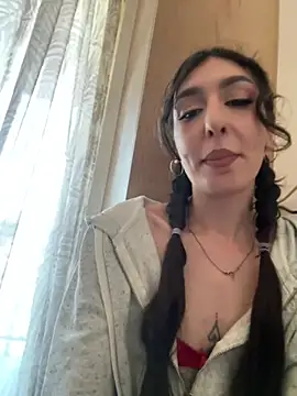 Snapshot of MissLetiBlane chatting on July 11, 8:03 am MissLetiBlane online show from July 11, 8:03 am
