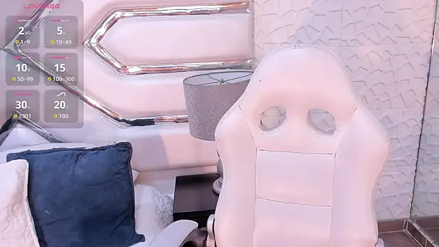 Snapshot of TatiLee chatting on November 12, 4:00 pm TatiLee online show from November 12, 4:00 pm