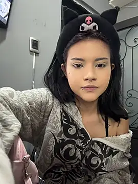 TatiLee online show from April 29, 2:54 pm