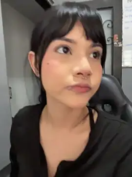 TatiLee online show from April 5, 2:35 pm