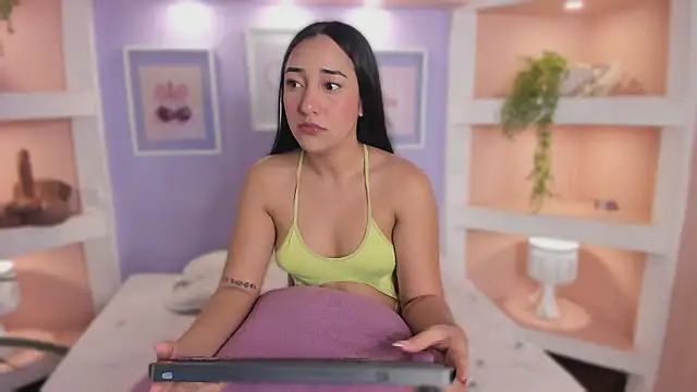 IsabellaaHill  online show from March 2, 12:23 pm