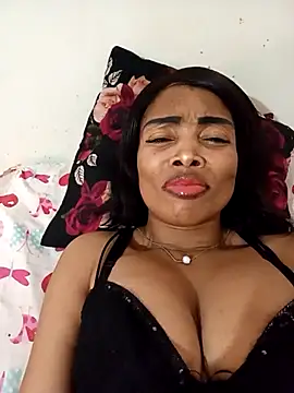 SEXYMOANSXX online show from April 12, 1:25 pm